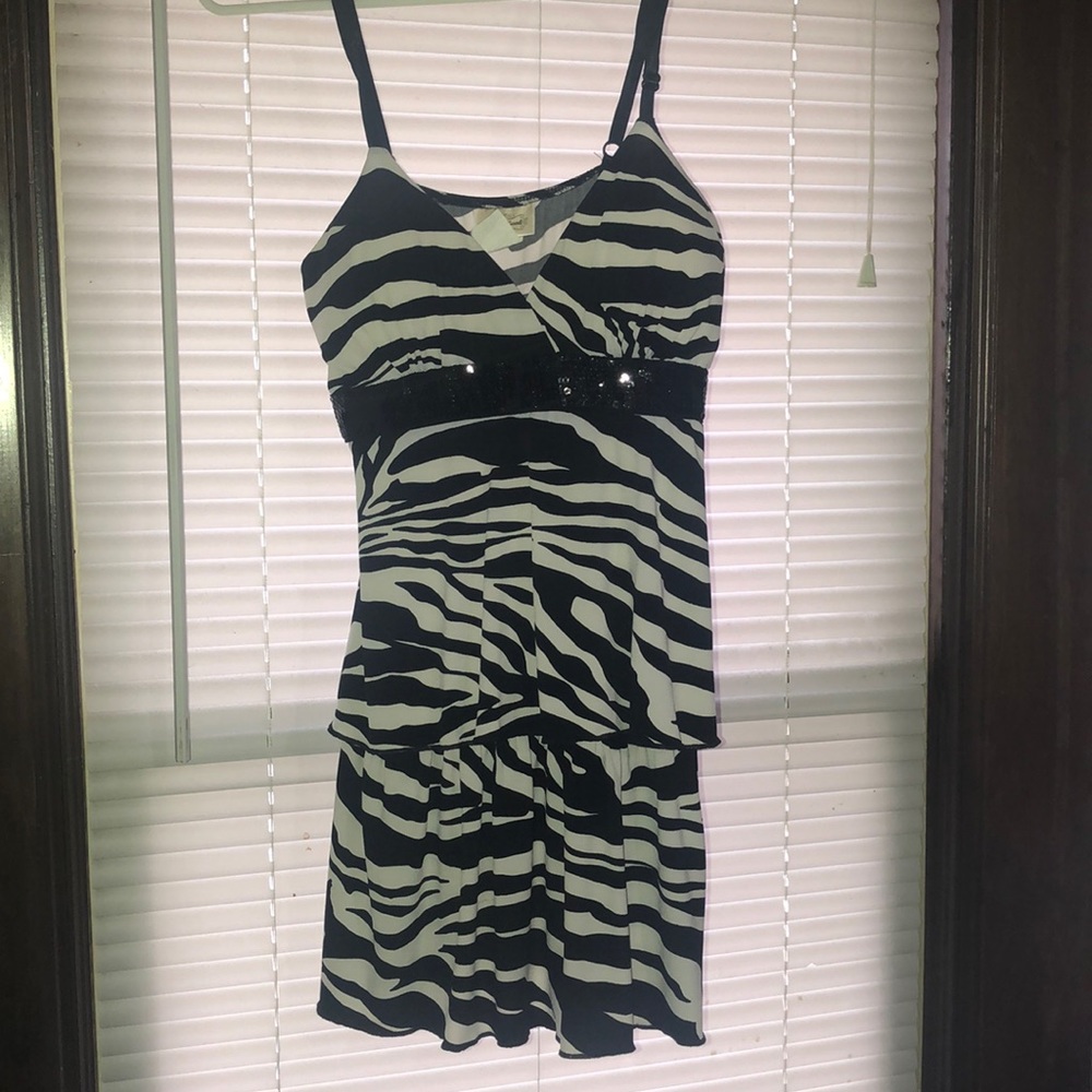 Zebra print top - Picture 1 of 3